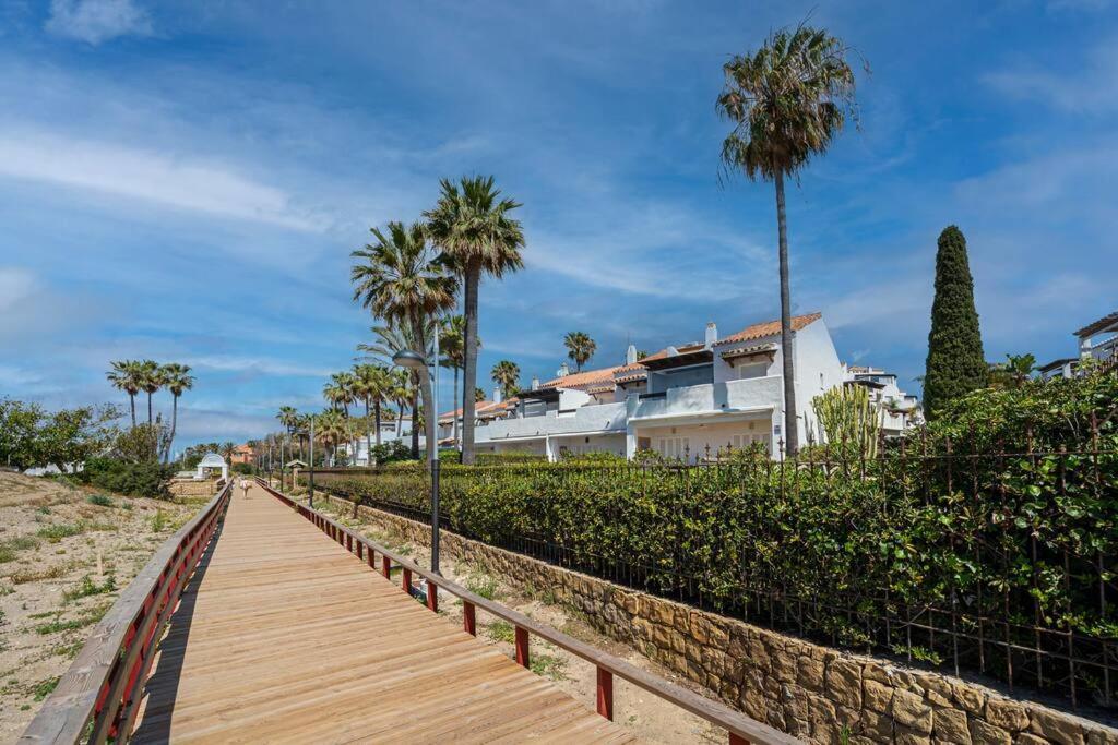 Vakantiehuis Townhouse W/ Swimming Pool And Underground Parking Marbella